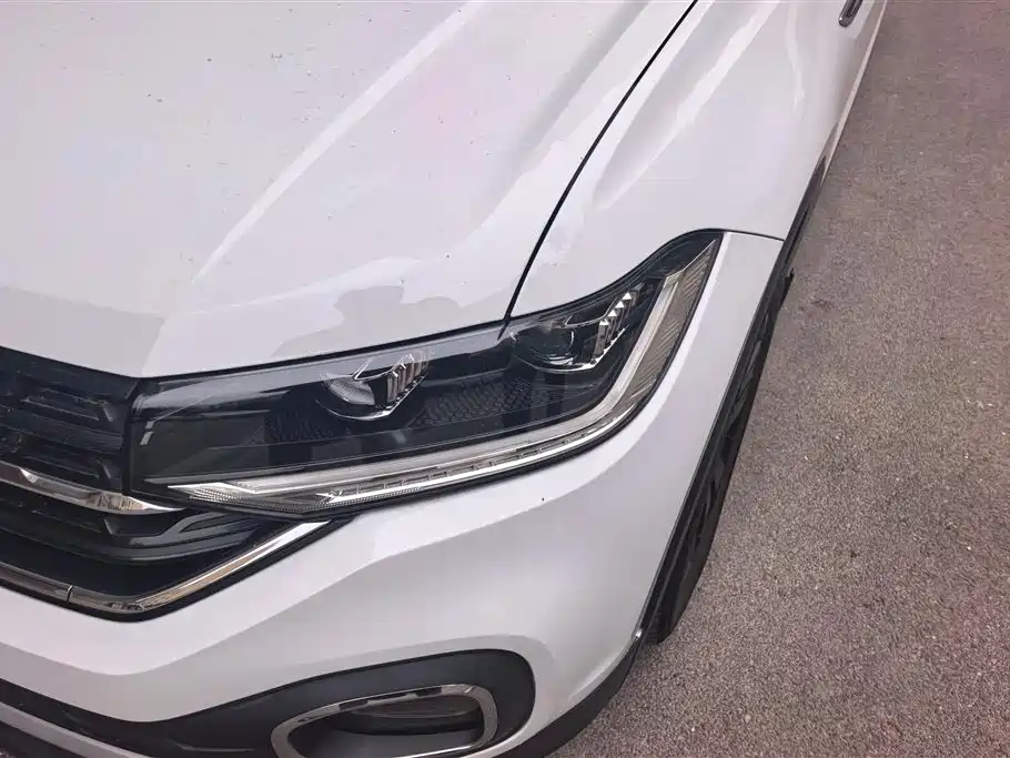Volkswagen Tacqua 2020 1.5L AT