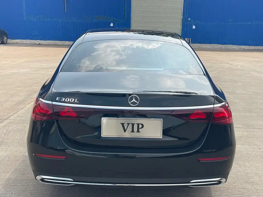 Mercedes-Benz E-Class — миниатюра 4
