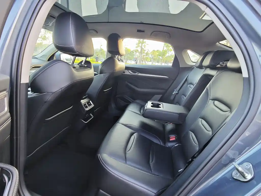 Geely Preface 2021 2.0TD Luxury +