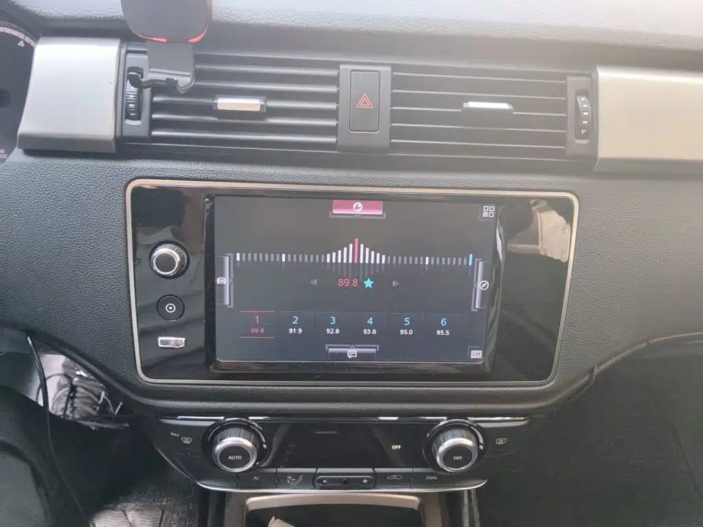 Qoros Qoros 3 — миниатюра 14