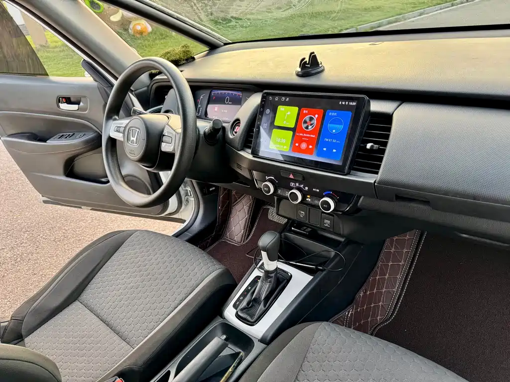 Honda Fit — миниатюра 9