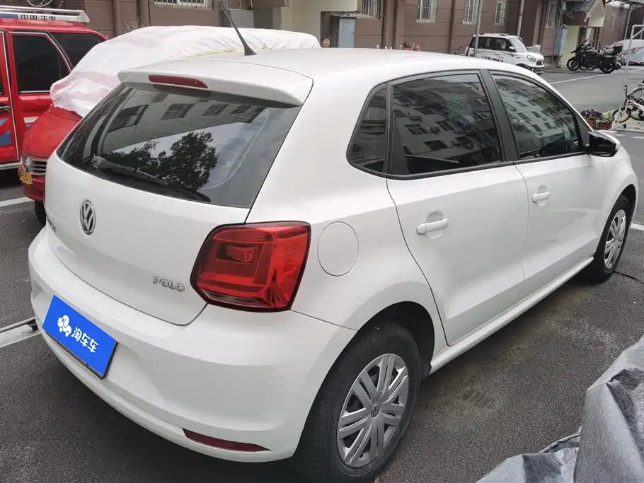 Volkswagen Polo 2016 1.4L MT
