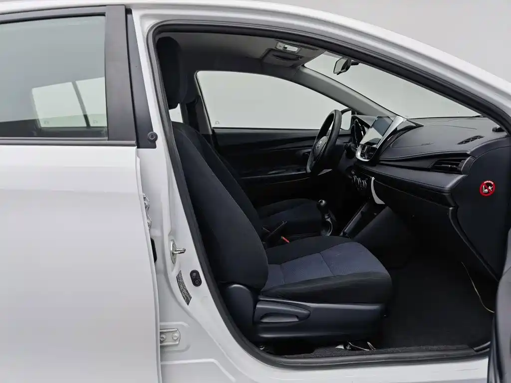 Toyota Yaris L — миниатюра 23