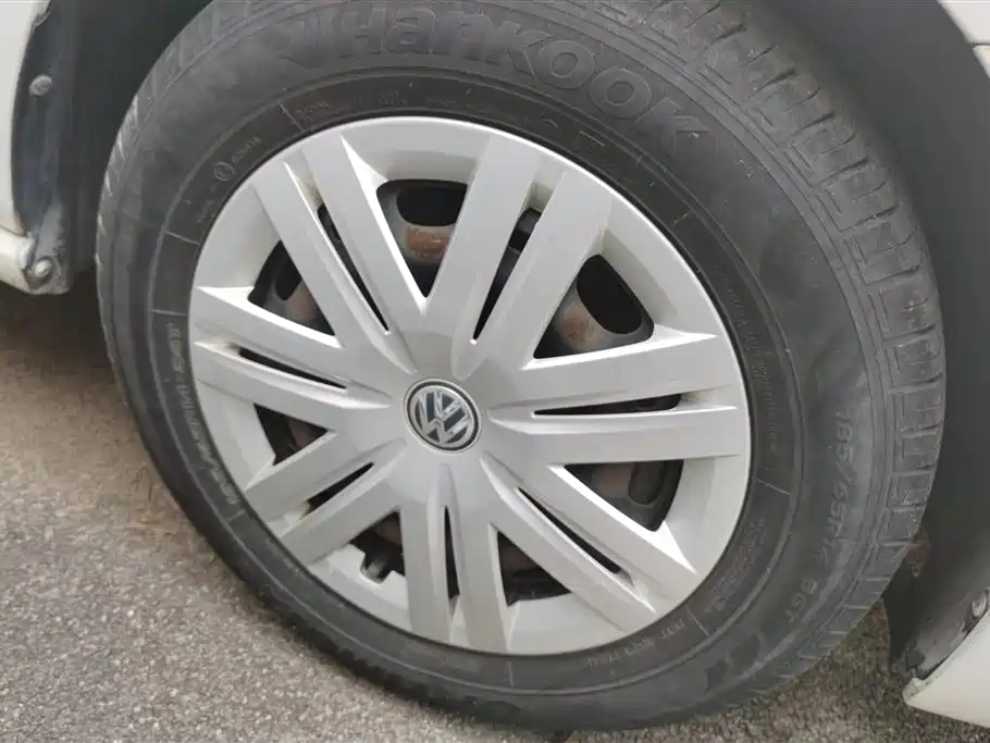 Volkswagen Polo 2016 1.4L MT