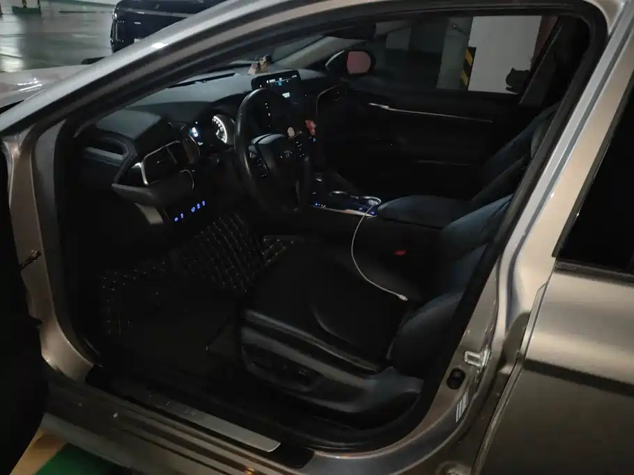 Toyota Camry — миниатюра 9