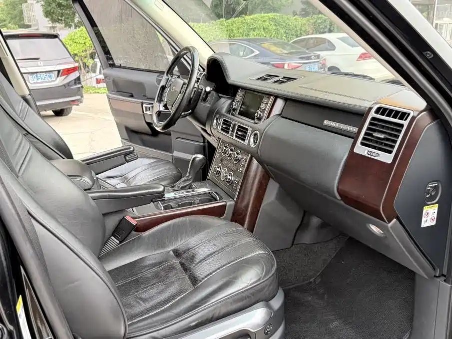 Land Rover Range Rover — миниатюра 17