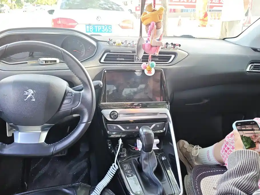 Peugeot 308 — миниатюра 13