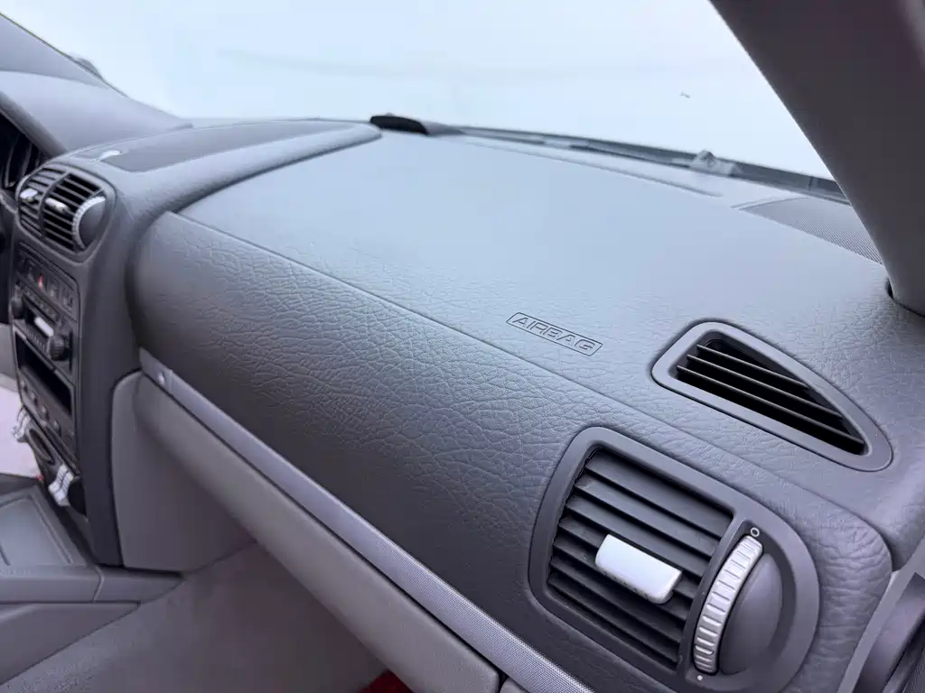 Porsche Cayenne — миниатюра 21