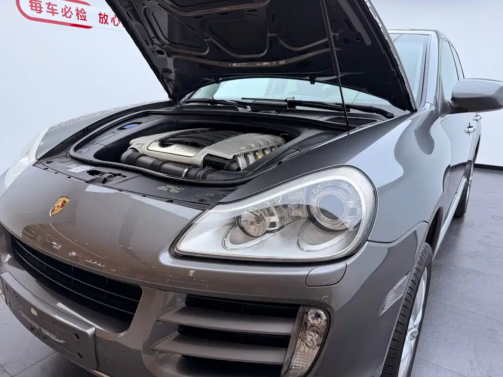 Porsche Cayenne — миниатюра 11