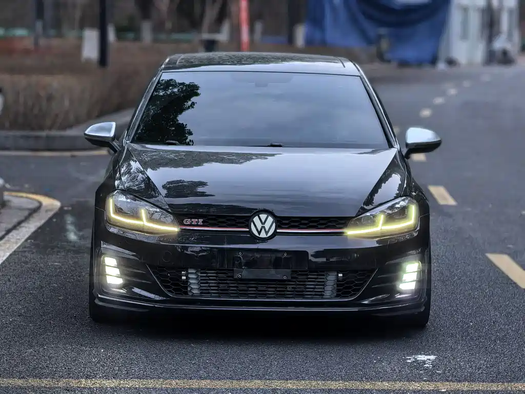 VOLKSWAGEN GOLF GTI
