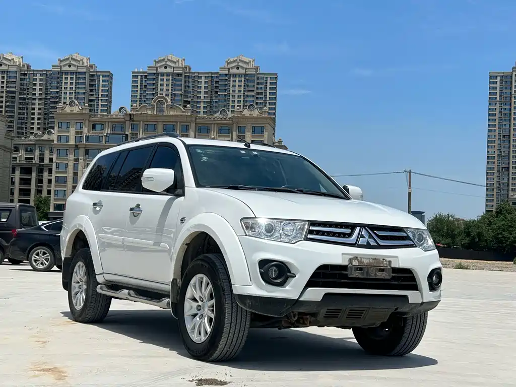 Mitsubishi Pajero Sport — миниатюра 12