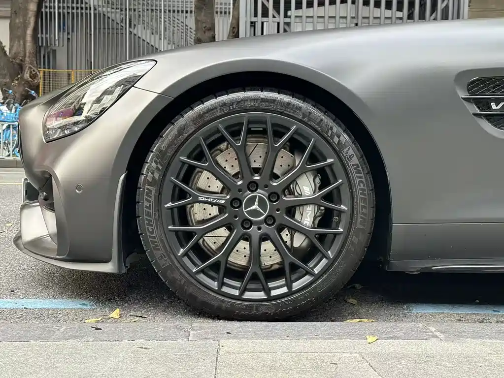 MERCEDES-BENZ AMG GT