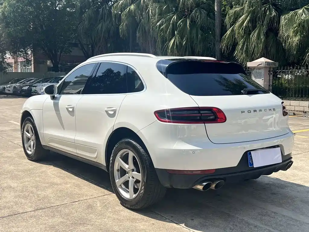 Porsche Macan — миниатюра 9