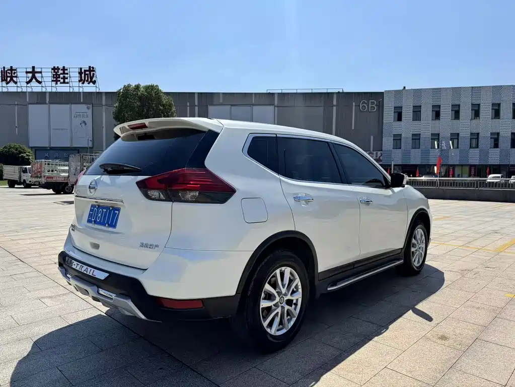 Nissan X-Trail — миниатюра 7