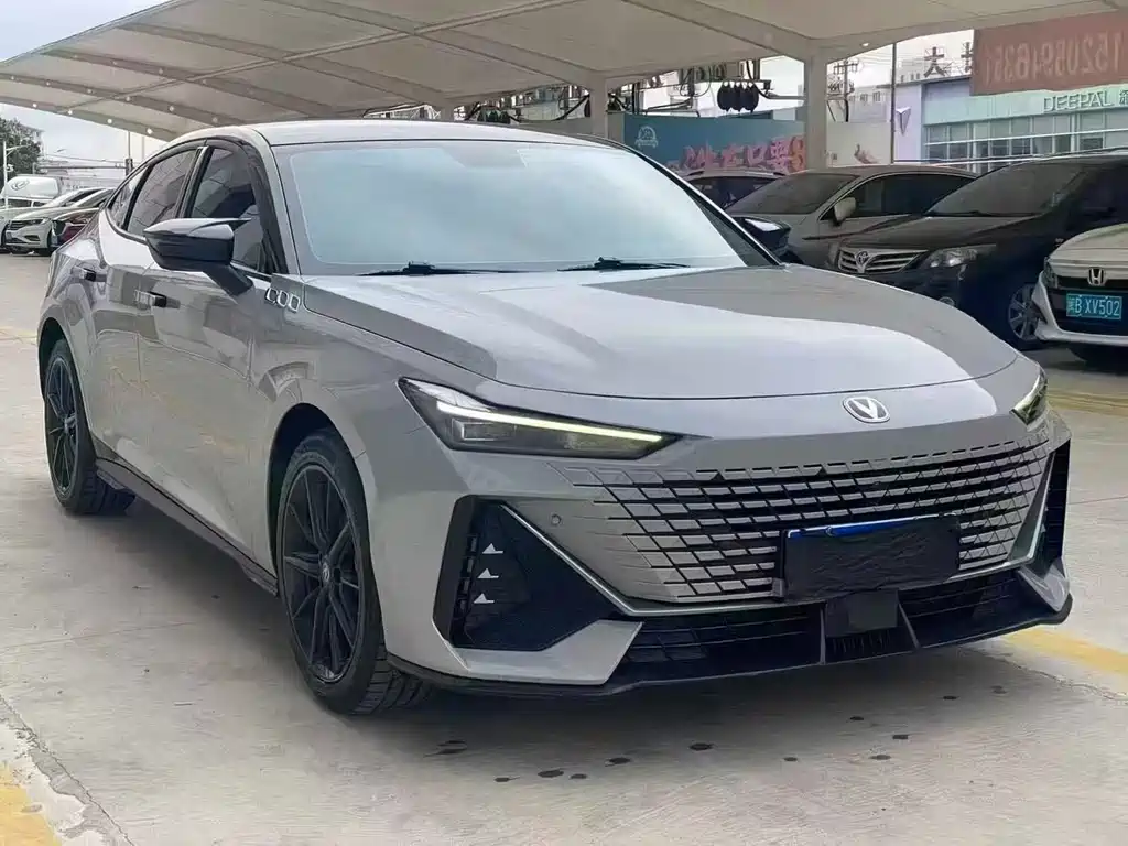 Changan UNI-V 2022 1.5T Luxury
