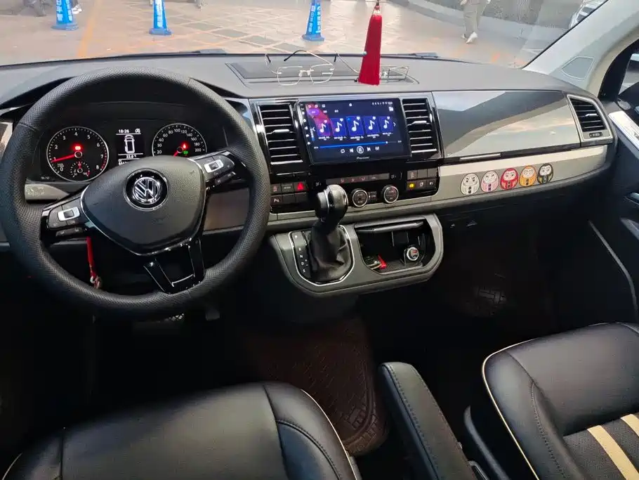 Volkswagen Caravelle — миниатюра 12