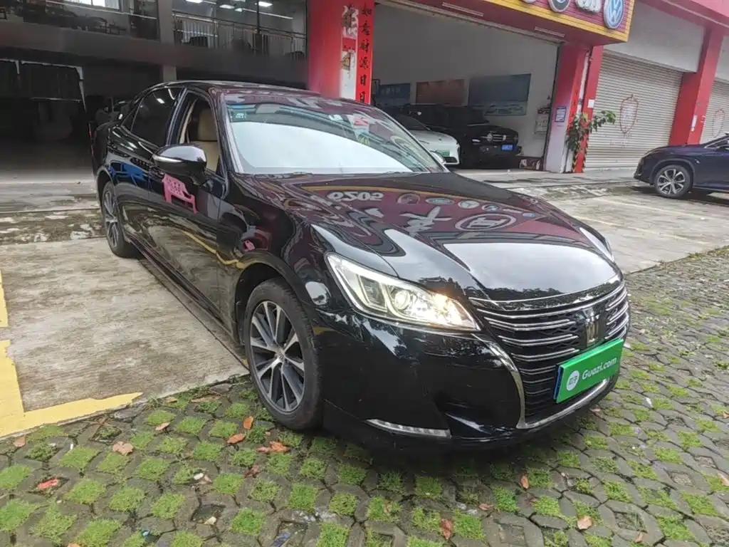 Toyota Crown — миниатюра 4