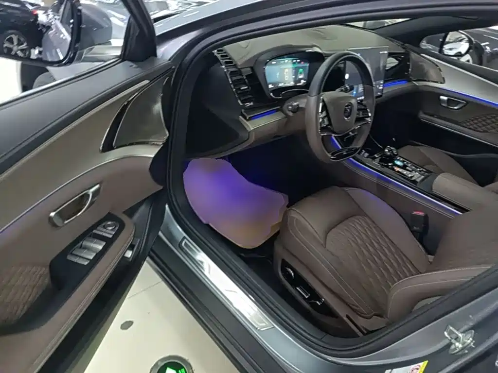 BYD Han — миниатюра 16