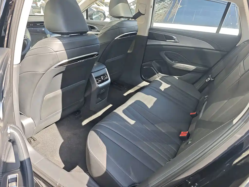 Hongqi Hongqi H5 — миниатюра 5