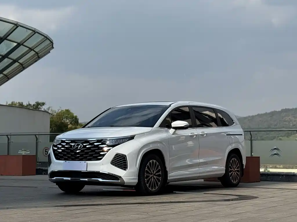 Hyundai Custo 2024 270TGDi LUX Luxury