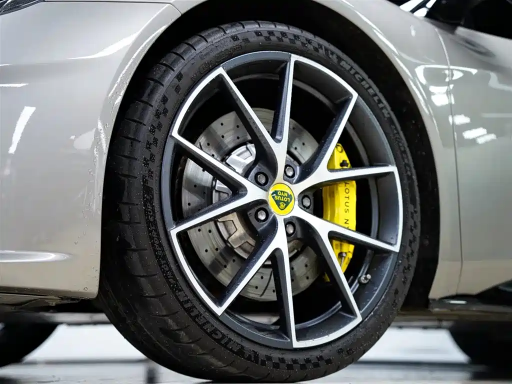 LOTUS SPORTS CAR EMIRA