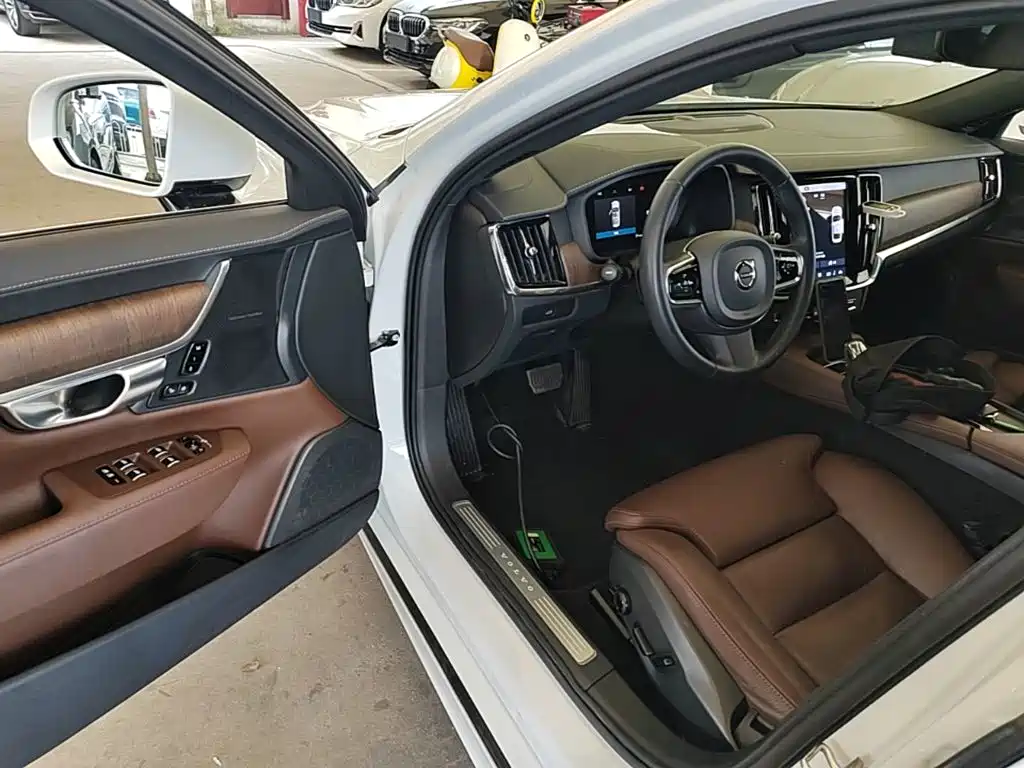 Volvo S90 2023 — фото 12