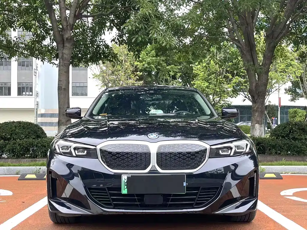 BMW i3 2022 eDrive 35 L