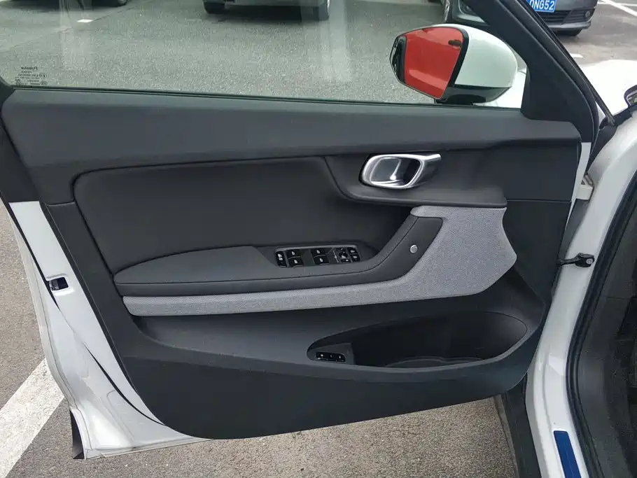 Polestar Polestar 2 — миниатюра 7