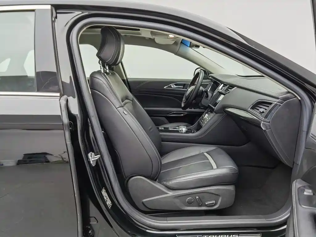 Ford Taurus — миниатюра 23