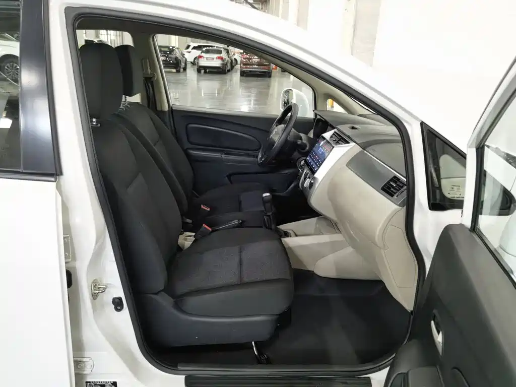 Venucia R50 — миниатюра 23