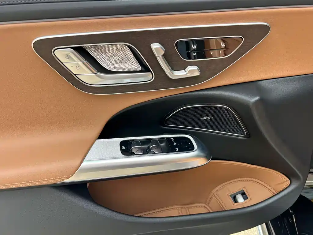Mercedes-Benz E-Class — миниатюра 14