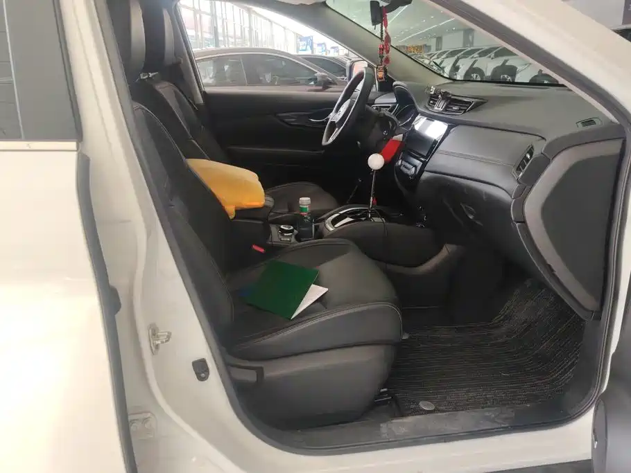 Nissan X-Trail — миниатюра 8