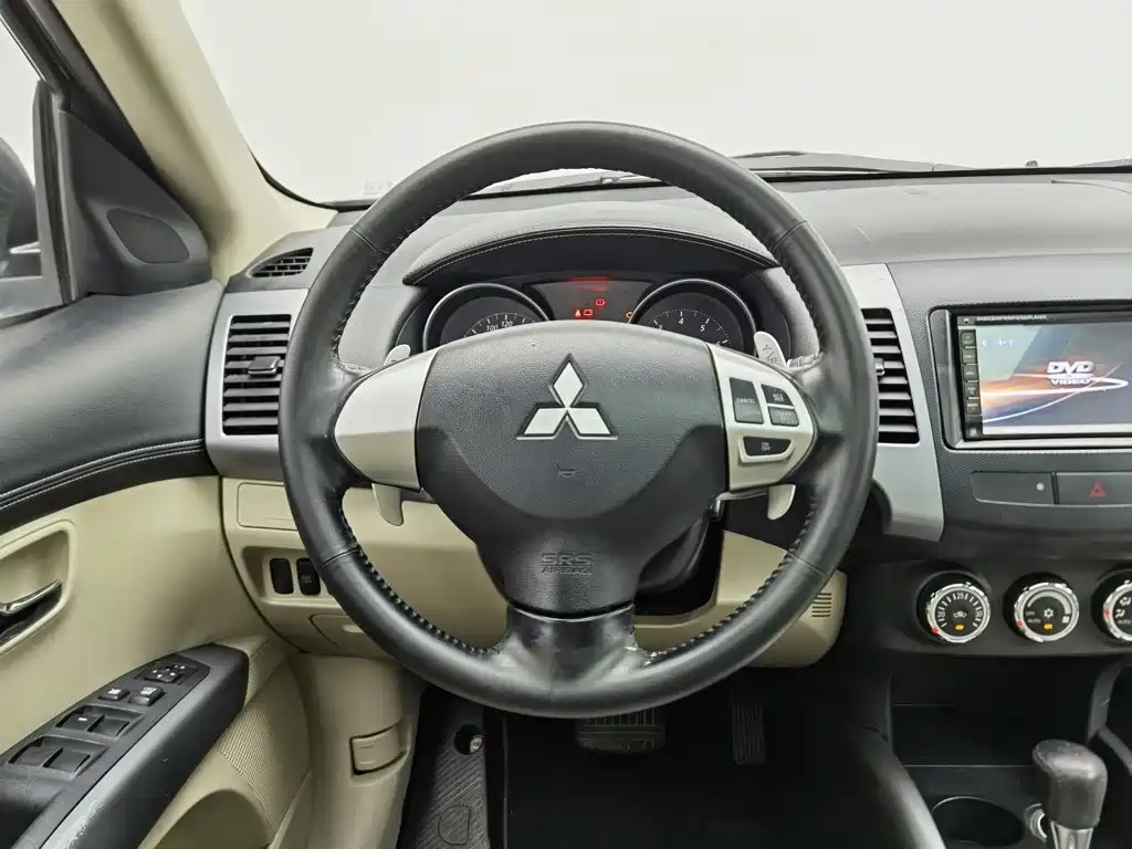 Mitsubishi Outlander (Import) — миниатюра 11