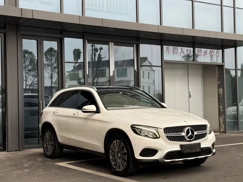 MERCEDES-BENZ GLC