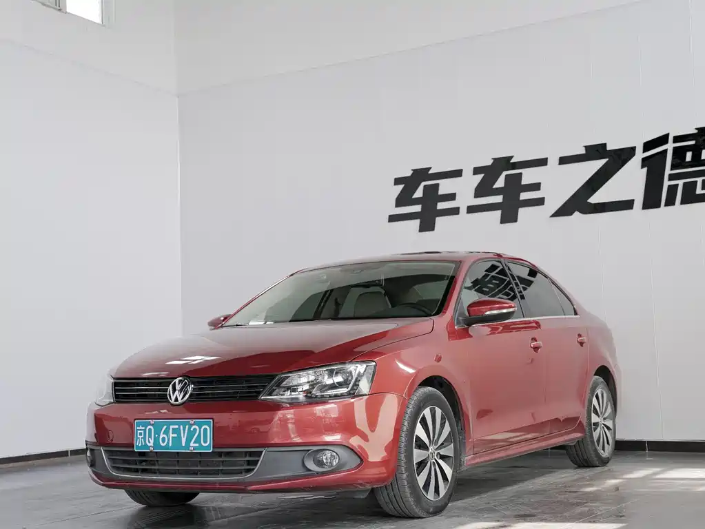 Volkswagen Sagitar 2012