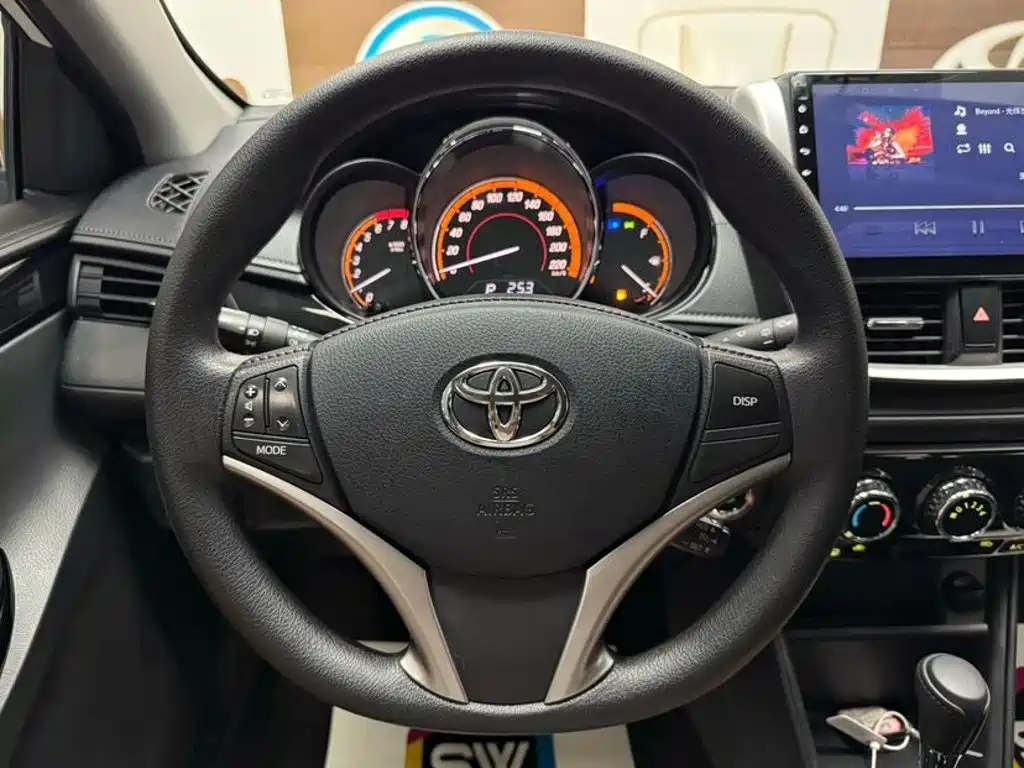 Toyota Yaris L — миниатюра 11