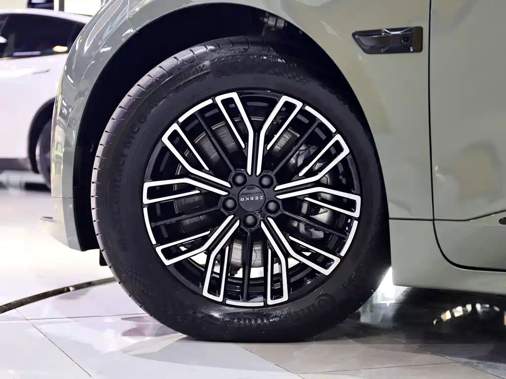 ZEEKR EXTREME KRYPTON 001