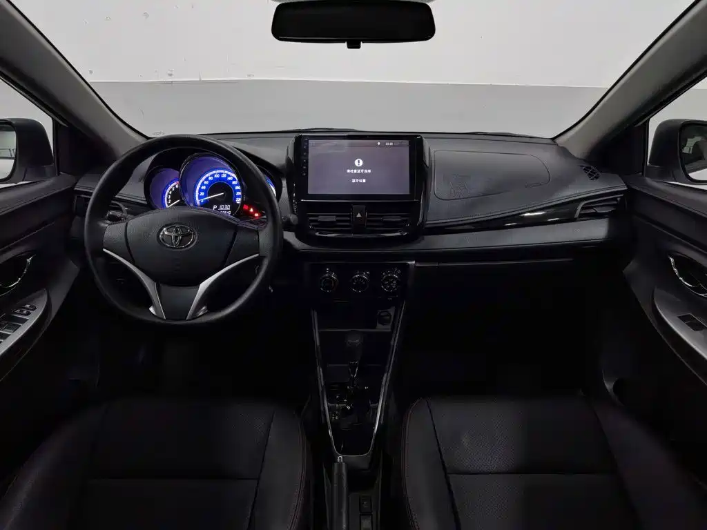 Toyota Yaris L — миниатюра 5