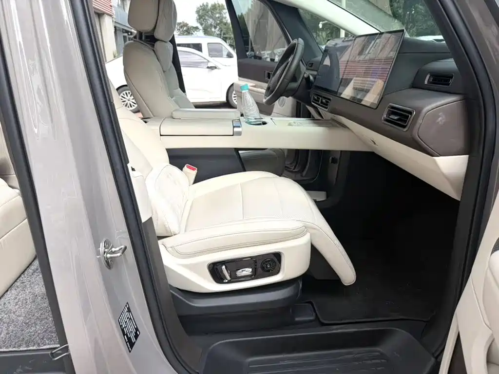 Li Auto Li MEGA — миниатюра 8