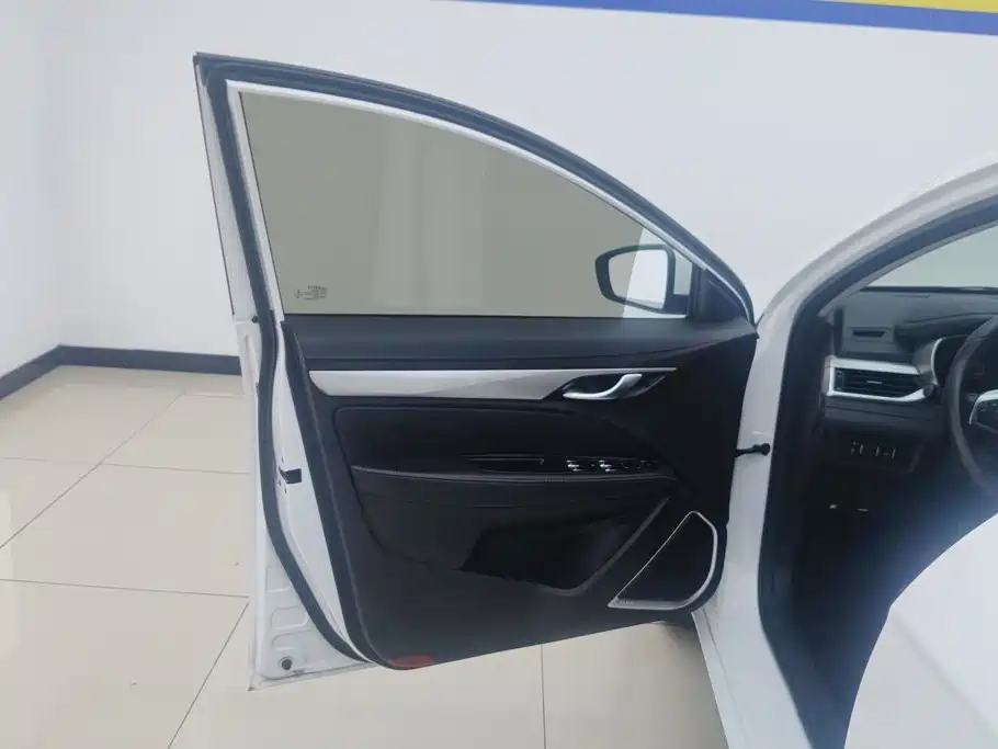 Geely Emgrand — миниатюра 7