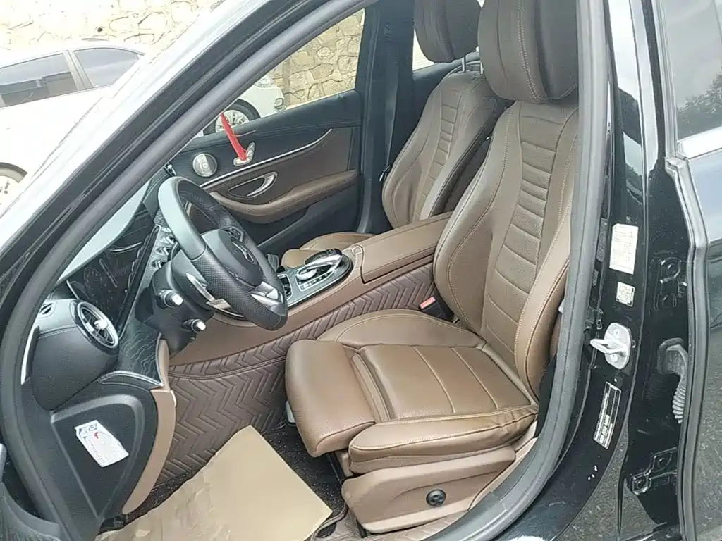 Mercedes-Benz E-Class — миниатюра 15