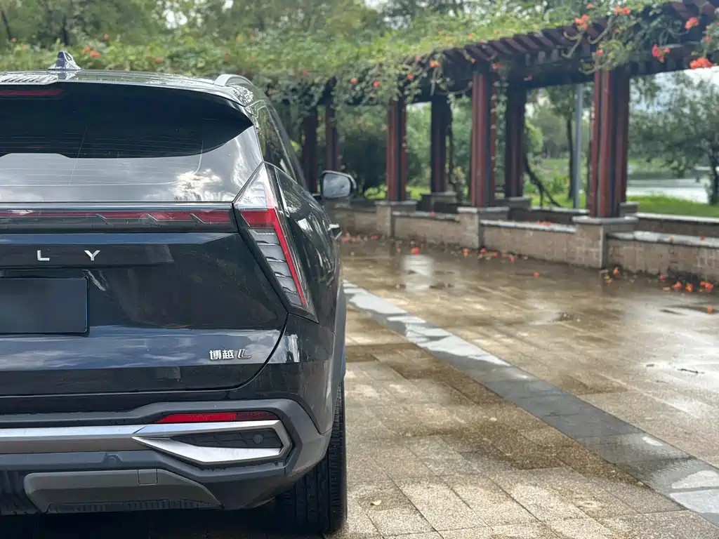 Geely Boyue L — миниатюра 9