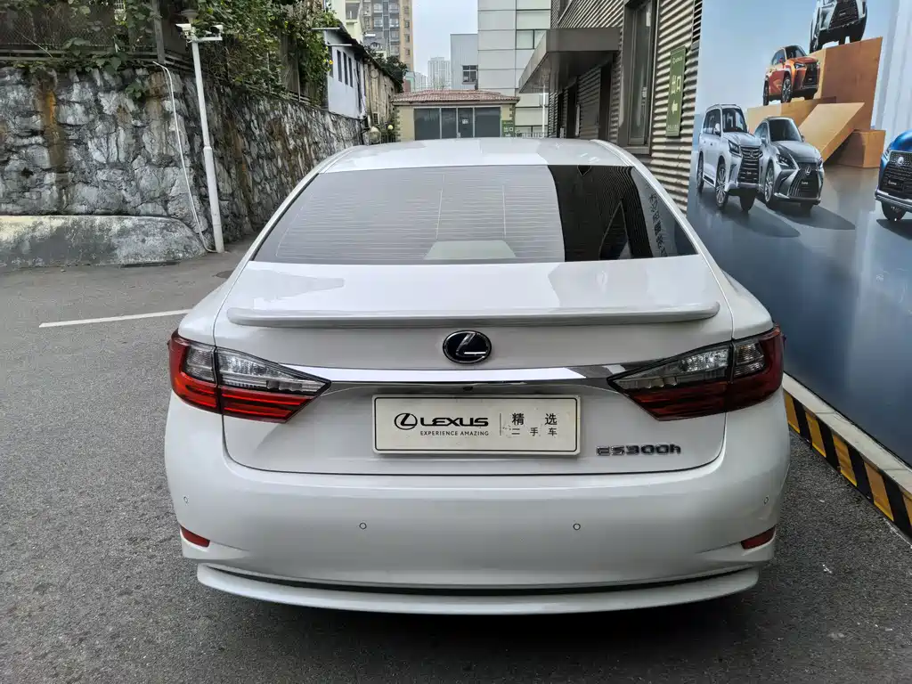 Lexus ES 2015 300h Comfort