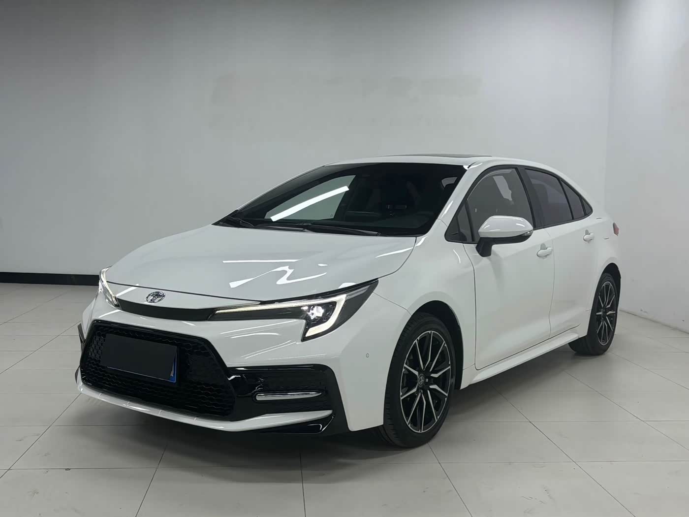 Toyota Levin 1.2 л 2023 г. Белый, пробег 3500 км