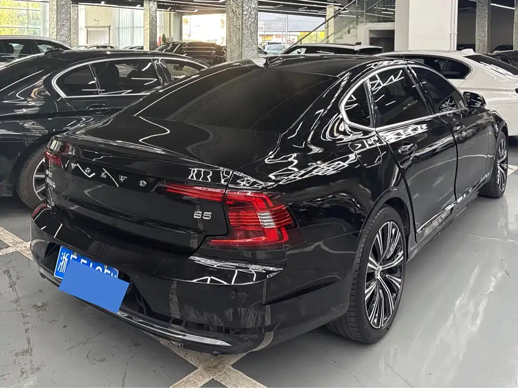 Volvo S90 2024 B5 Luxury