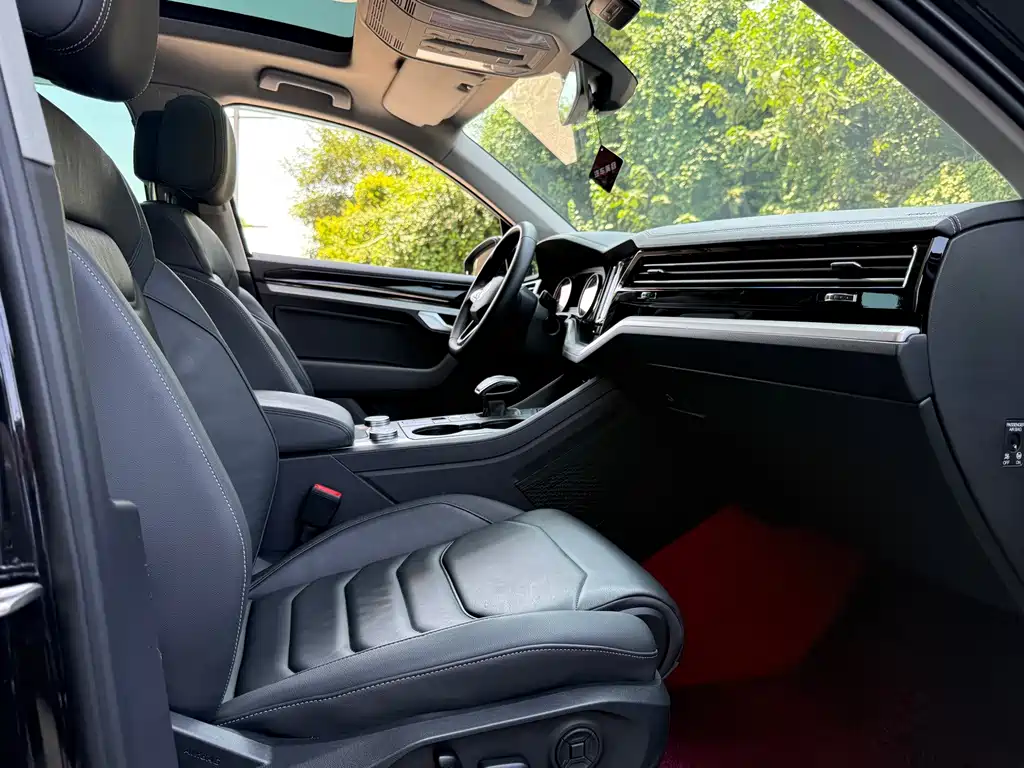 Volkswagen Touareg — миниатюра 12