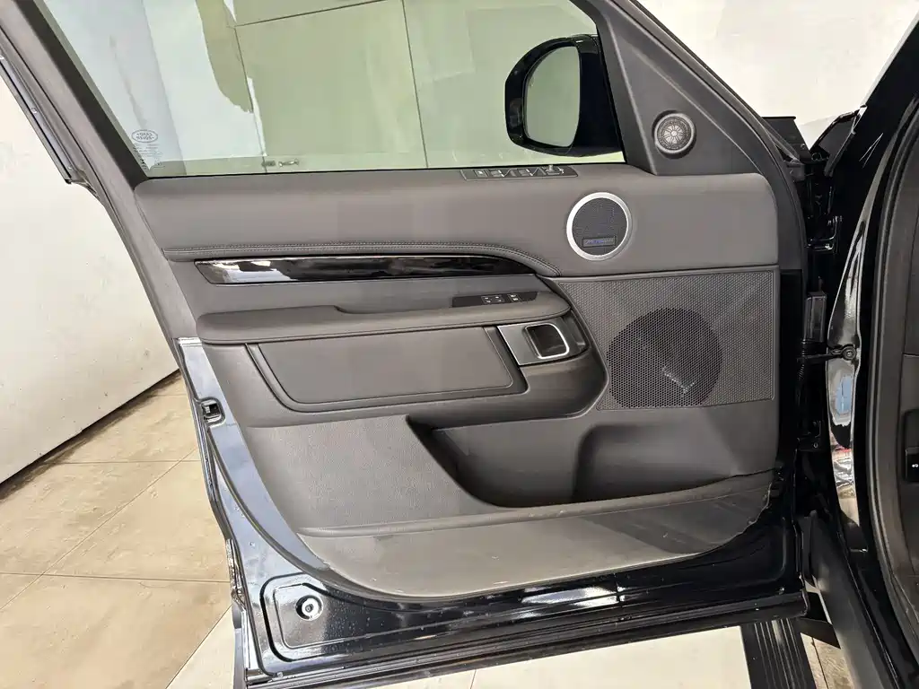 Land Rover Discovery 2025 360PS S