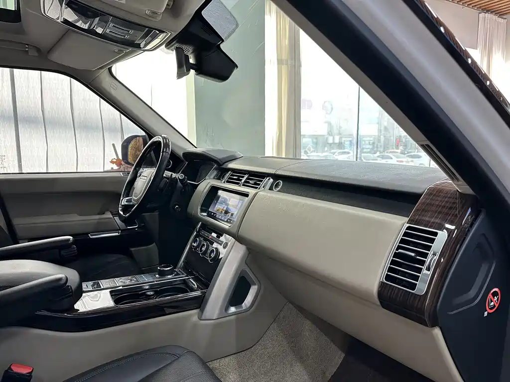 Land Rover Range Rover 2017 3.0 SC V6 Vogue Long Wheelbase