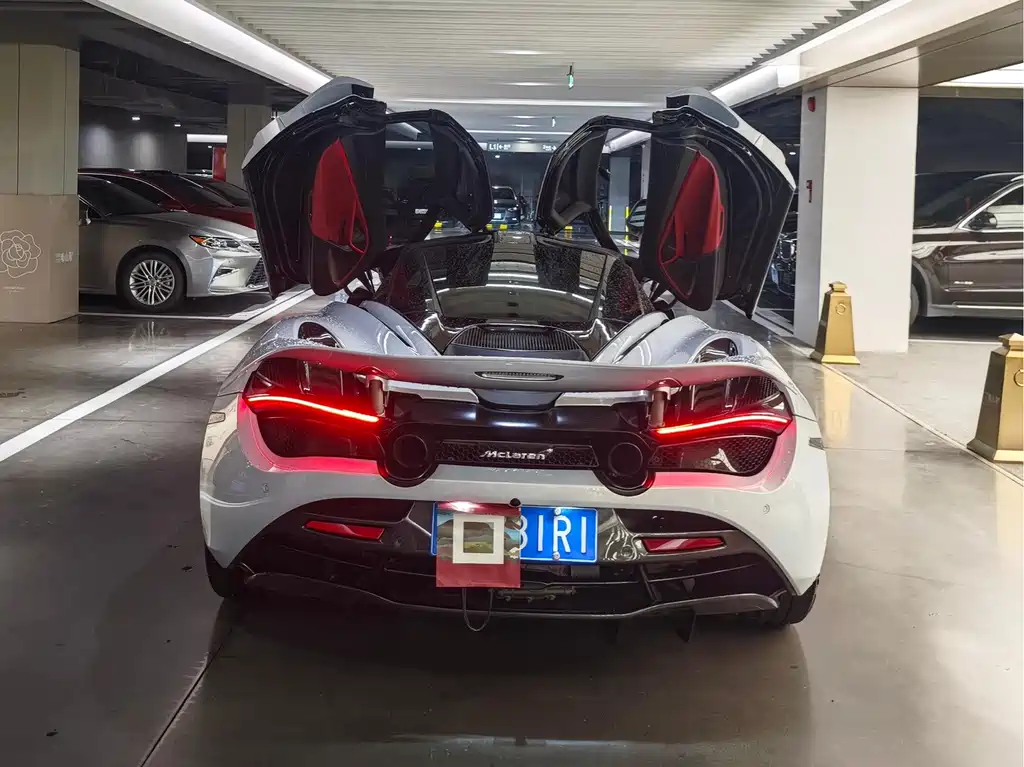MCLAREN  720S