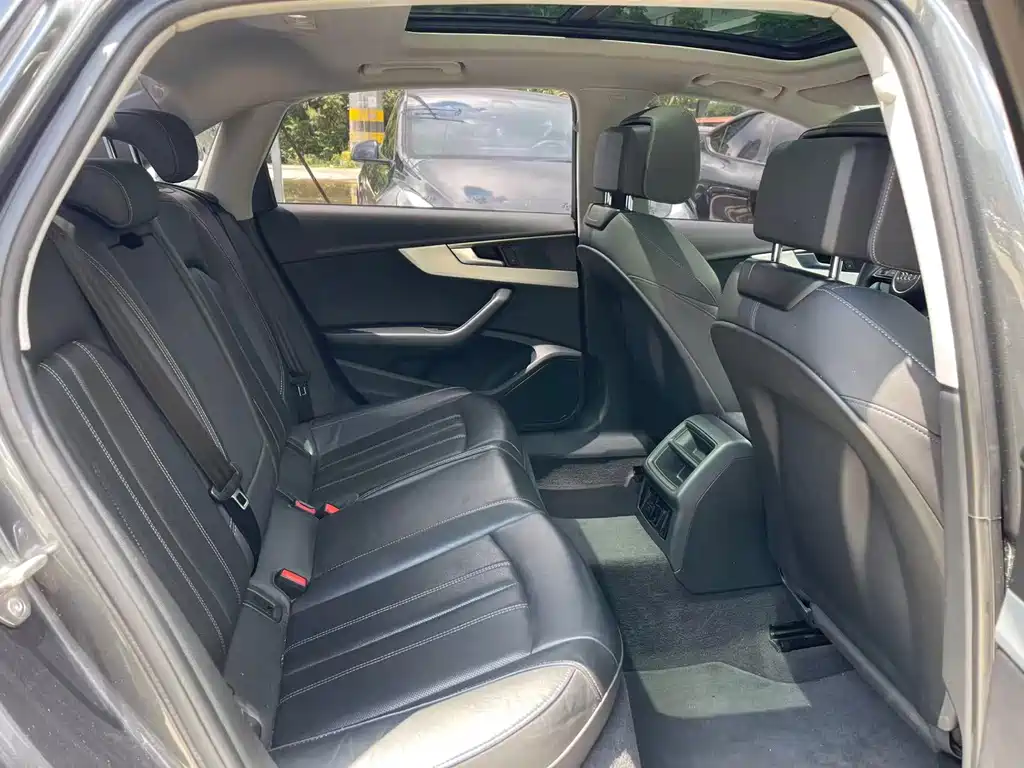 Audi A4L — миниатюра 12
